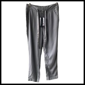 TAHARI NWT Pleated Trouser in Slate